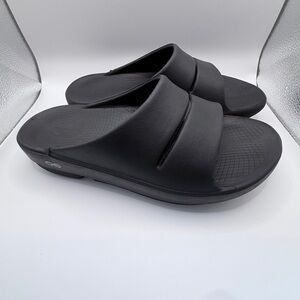 OOFOS Black Recovery Slide Sandal